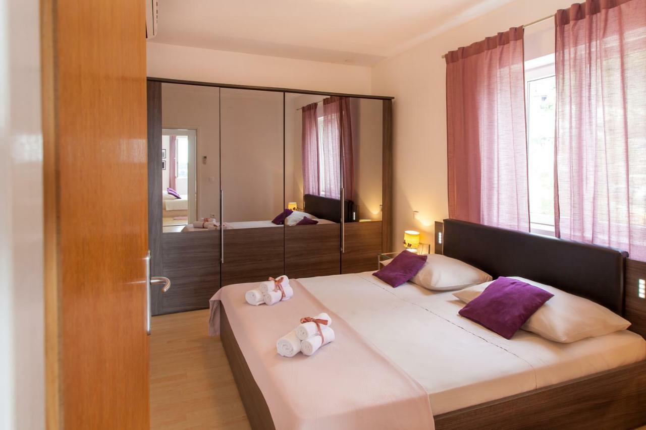 Two Bedroom Apartment With A Sea View & A Balcony ดูบรอฟนิก ภายนอก รูปภาพ