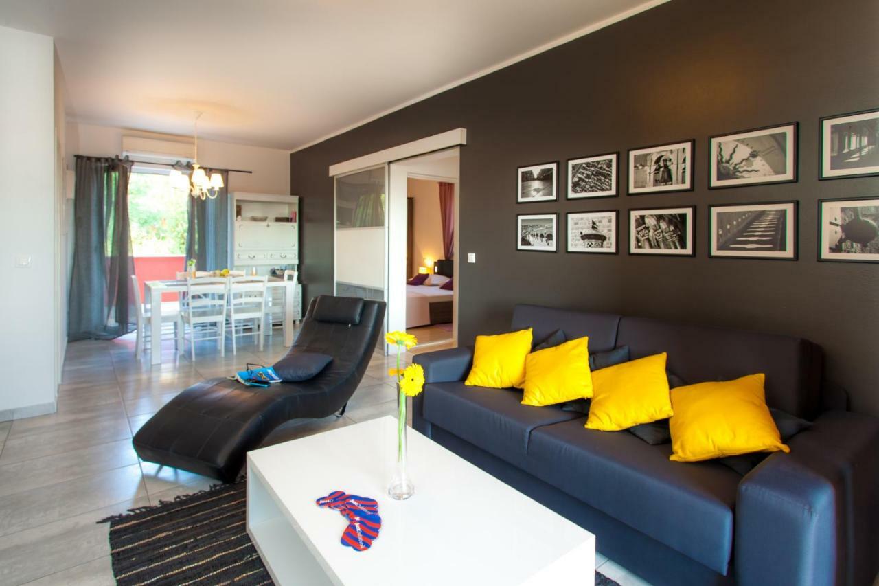Two Bedroom Apartment With A Sea View & A Balcony ดูบรอฟนิก ภายนอก รูปภาพ